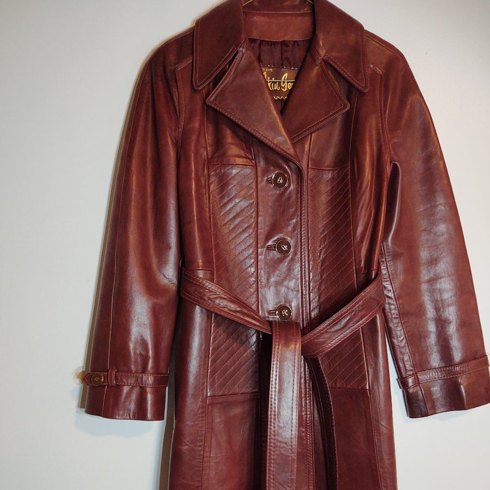 vintage skiu gear solid genuine leather burgundy size 8 belted trench coat